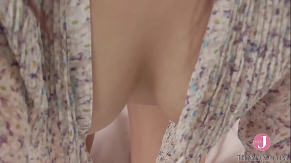 デビュー当時の映像を観ながら真由美と添い寝、彼女の動き一つ一つにエッチな妄想が膨らんでしまう。 - 山中 真由実 [bmay-006]